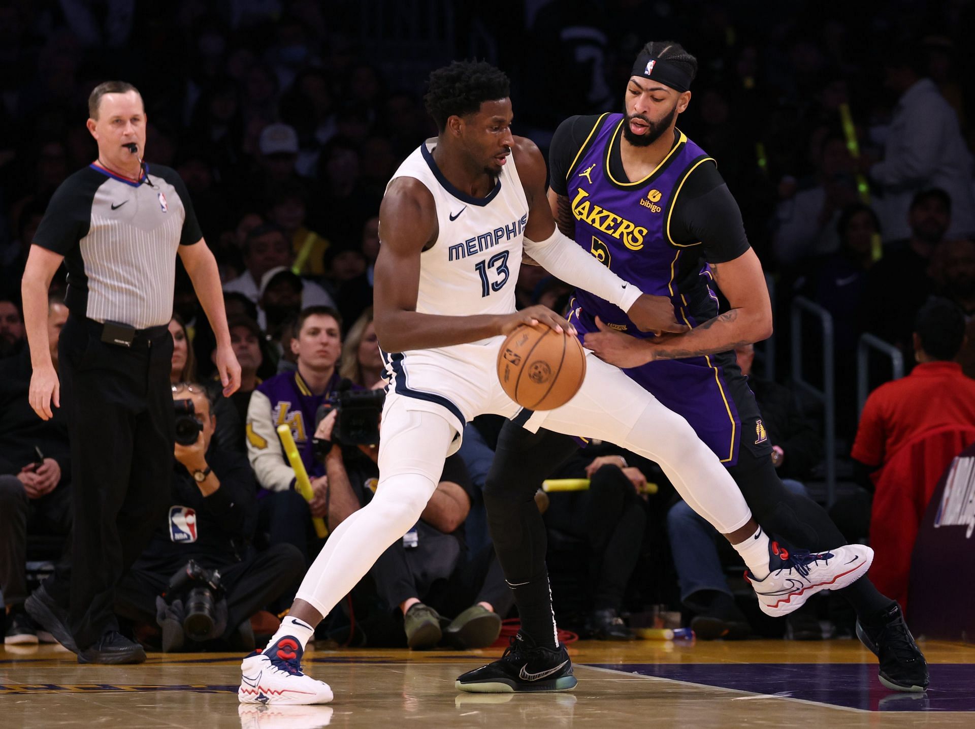 How to watch LA Lakers vs Memphis Grizzlies NBA basketball game tonight?