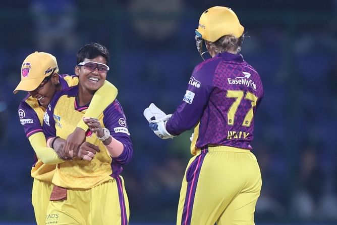 WPL 2024 : UP Warrioz ने 1 रन से जीता रोमांचक मुकाबला, आखिरी 2 ओवर में दिल्ली के गिरे 6 विकेट