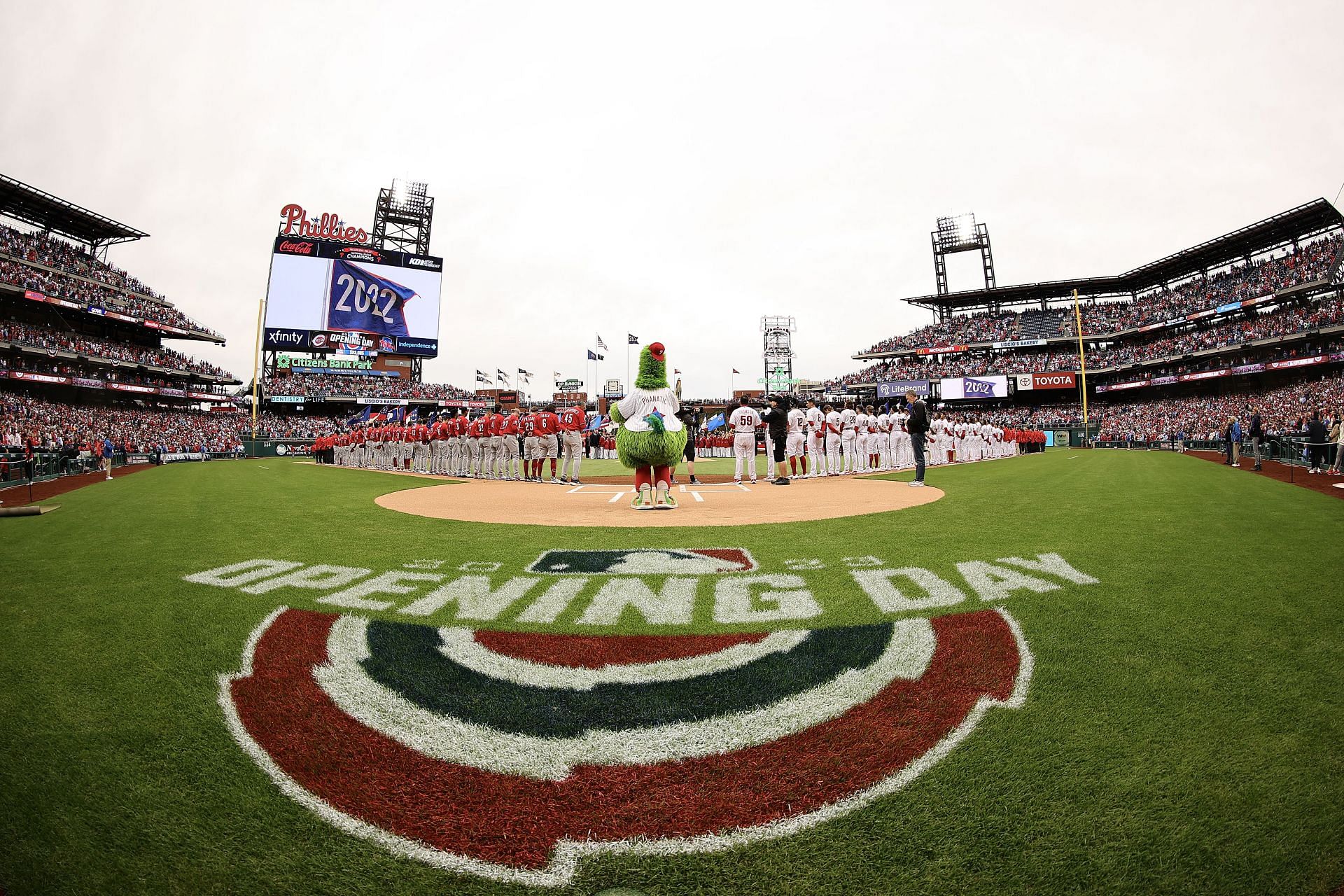 Cincinnati Reds v Philadelphia Phillies