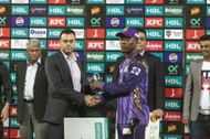 Sherfane Rutherford receiving an award. (Image Courtesy: X/Pakistan Super League)