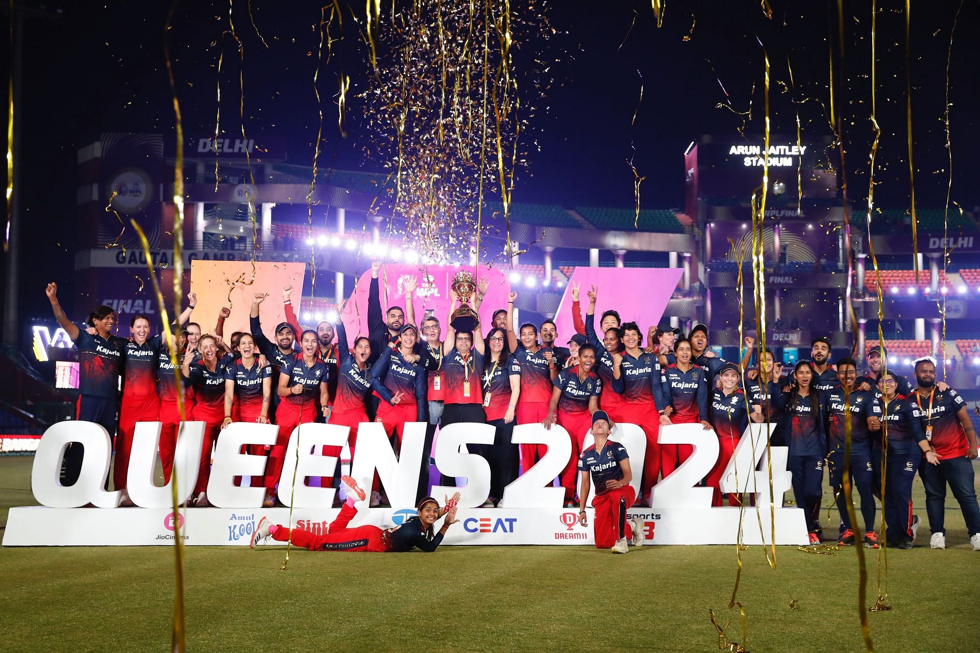 रॉयल चैलेंजर्स बैंगलोर ने विमेंस प्रीमियर लीग के दूसरे सीजन का खिताब जीता 
