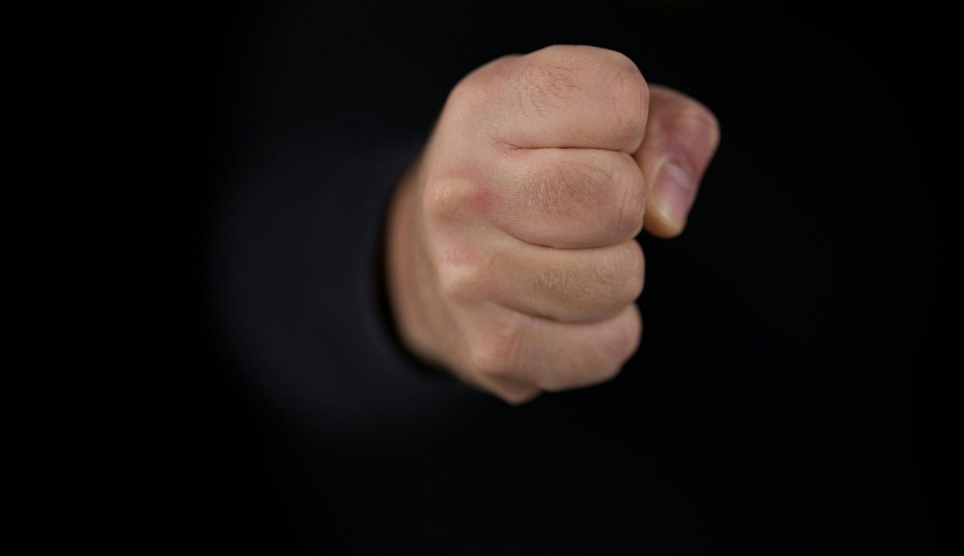 Knuckle Pain (Image via Unsplash/Engin Akyurt)