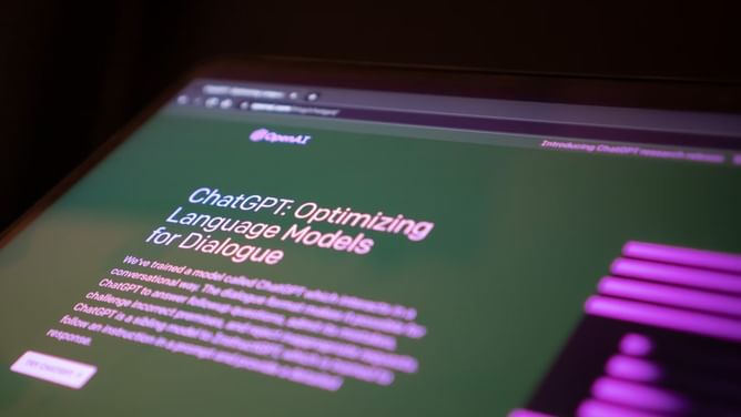 What is the new listen to ChatGPT message feature, and how to use it?
