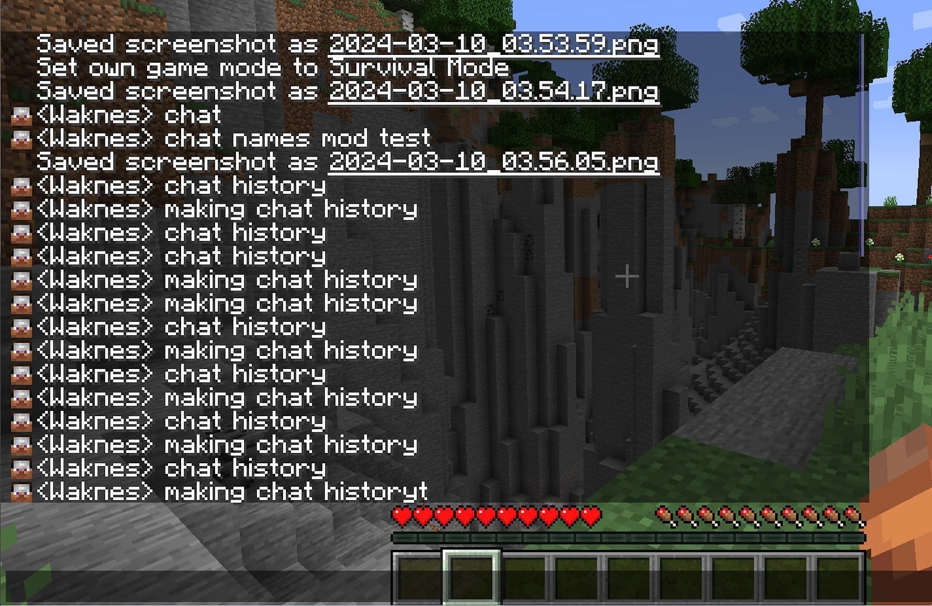 This mod makes seeing older parts of chat much easier (Image via Mojang)