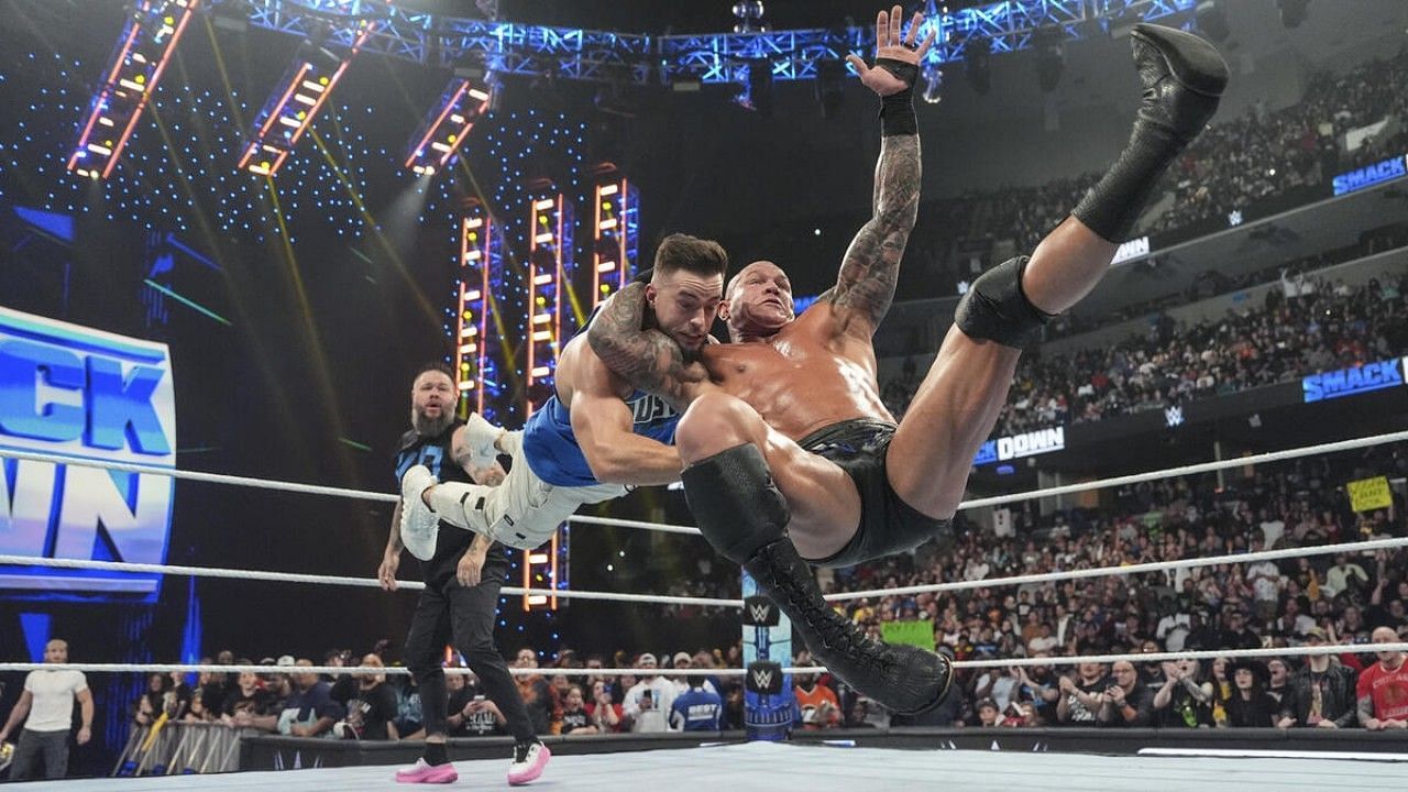 WWE सुपरस्टार्स केविन ओवेंस, ऑस्टिन थ्योरी और रैंडी ऑर्टन 