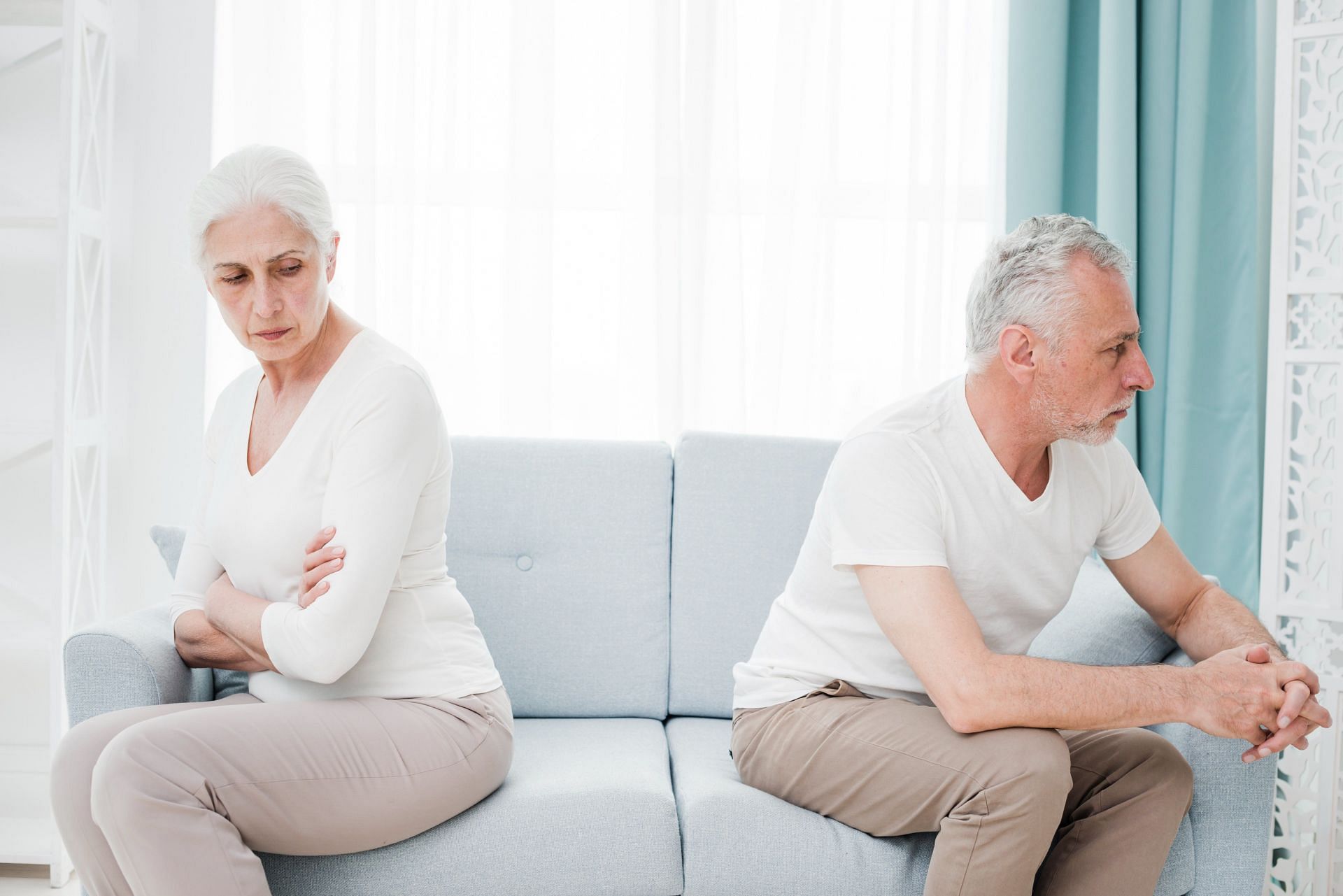 What happens to couples when they separate in their older adulthood? (Image via Freepik/ Freepik)