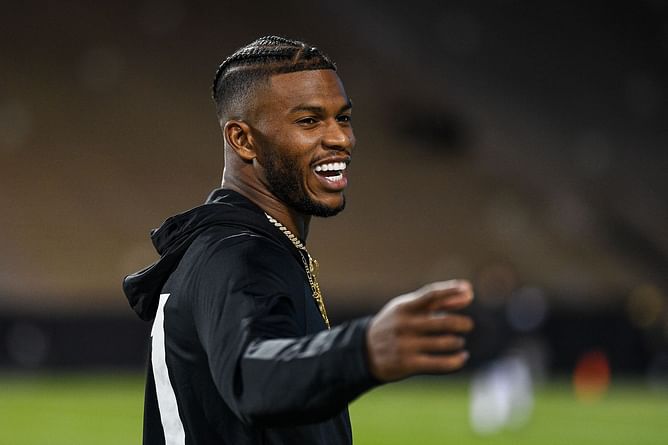 "You supposed to throw me in too": Deion Sanders' son, Shilo, pokes fun at dad for not being mentioned in book tour interview