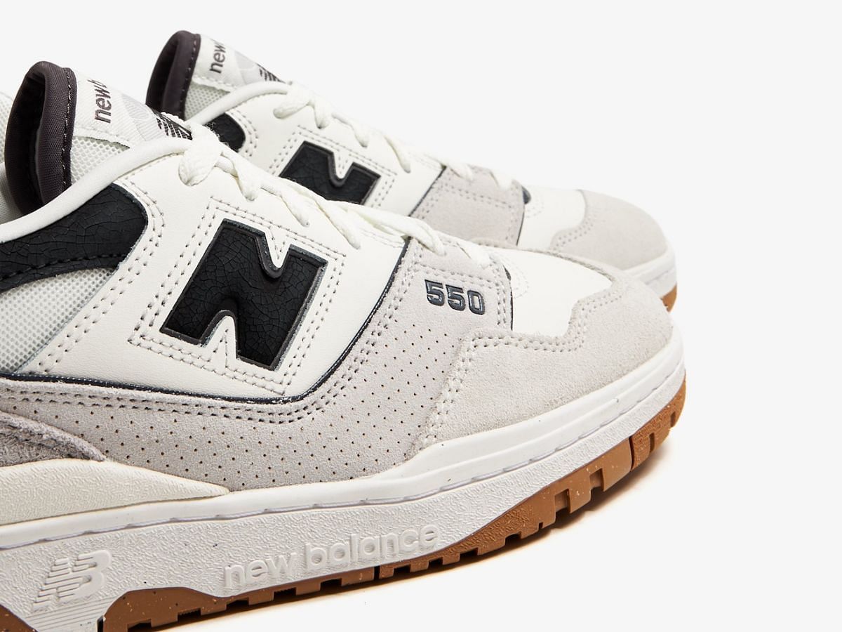 New Balance 550 &ldquo;Sea Salt/Gum&rdquo; sneakers (Image via Twitter/@SBDetroit)