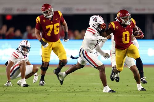 MarShawn Lloyd running with the ball - Arizona v USC