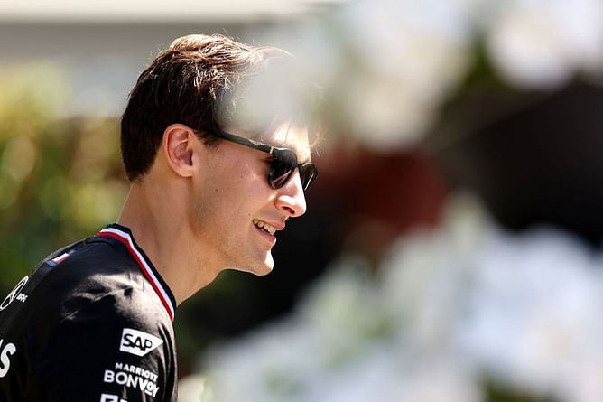 "Red Flag Red Flag Red Flag": Watch George Russell's alarming team radio after his crash in the F1 Australian GP