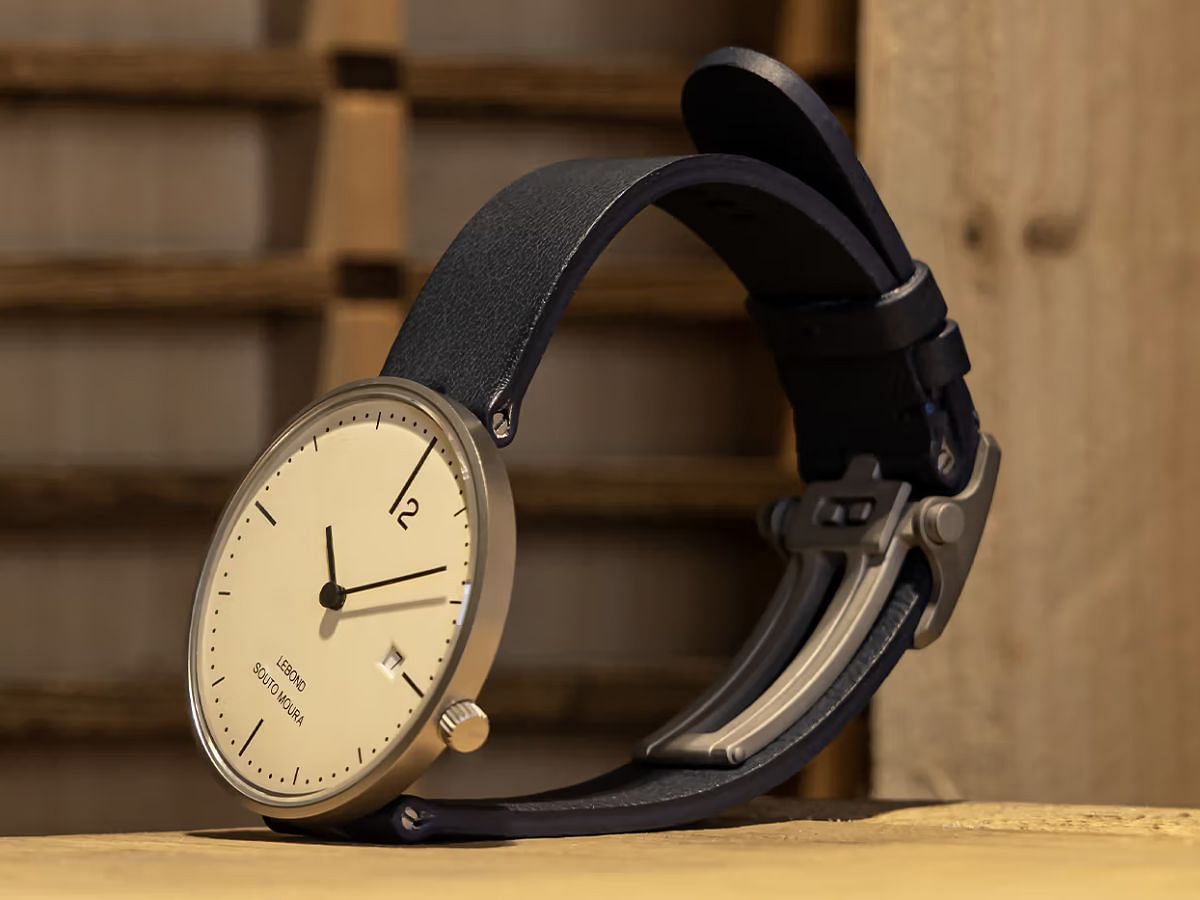 Lebond x Eduardo Souto de Moura architect Wristwatch (Image via Lebond Watches)