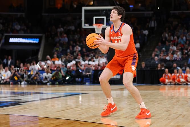 Who are PJ Hall's siblings, Chris and Thayer? Exploring the Clemson forward's personal life