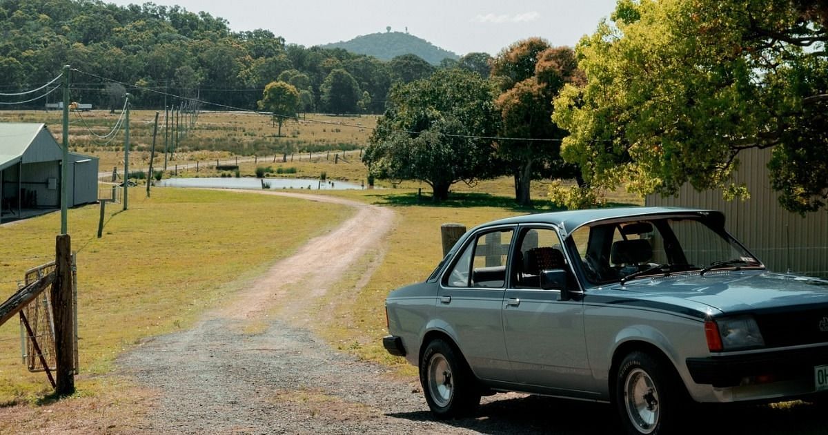 The suburbs of Brisbane (Image via Netflix)