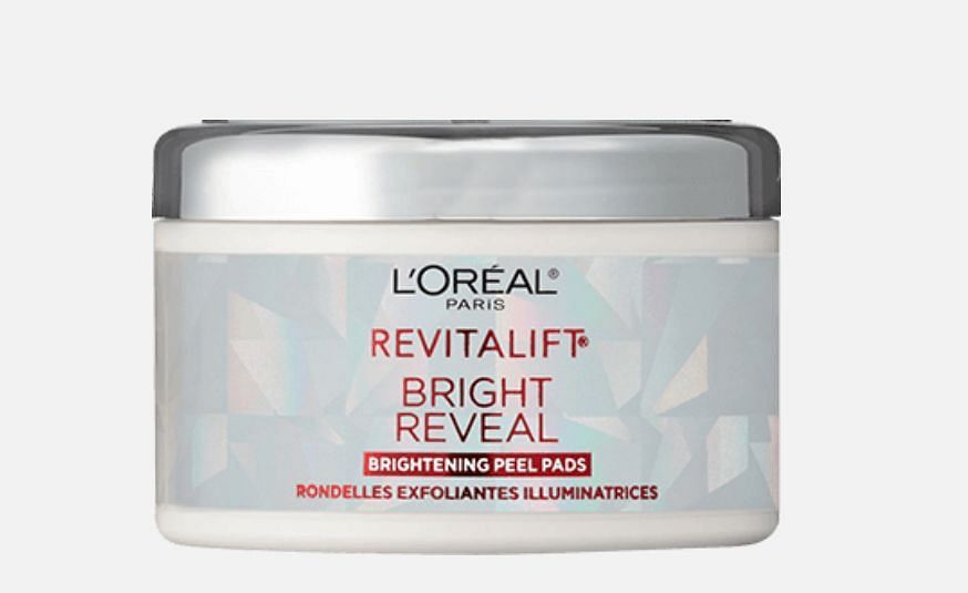 L&#039;Or&eacute;al Paris Revitalift Bright Reveal Brightening Peel Pads (Image via Amazon)