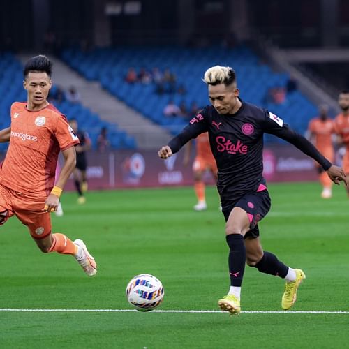 Bipin Singh in action against Punjab FC in his 100th ISL appearance. [MCFC]