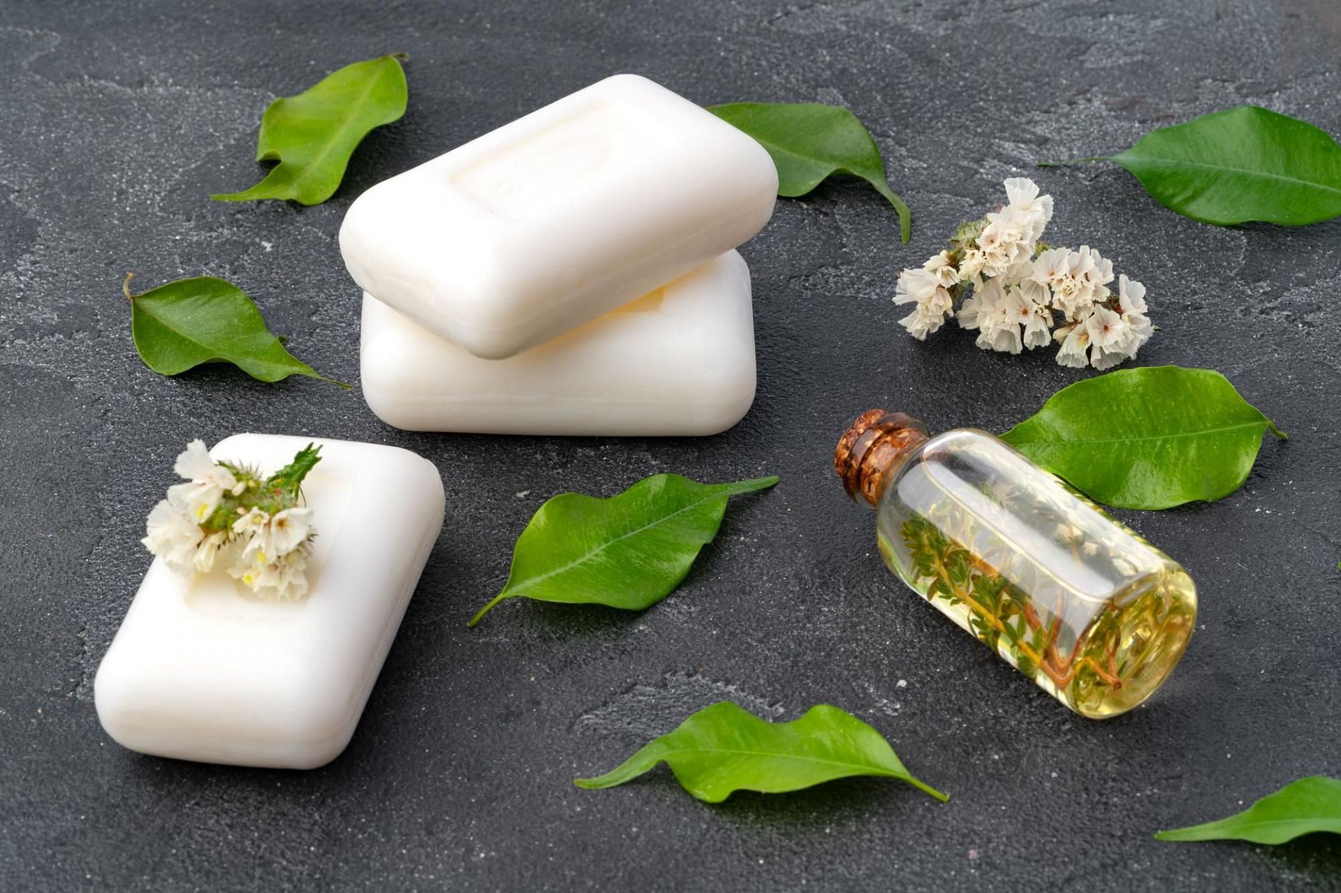 This soap bar has natural oils (Image by fabrikasimf on Freepik)