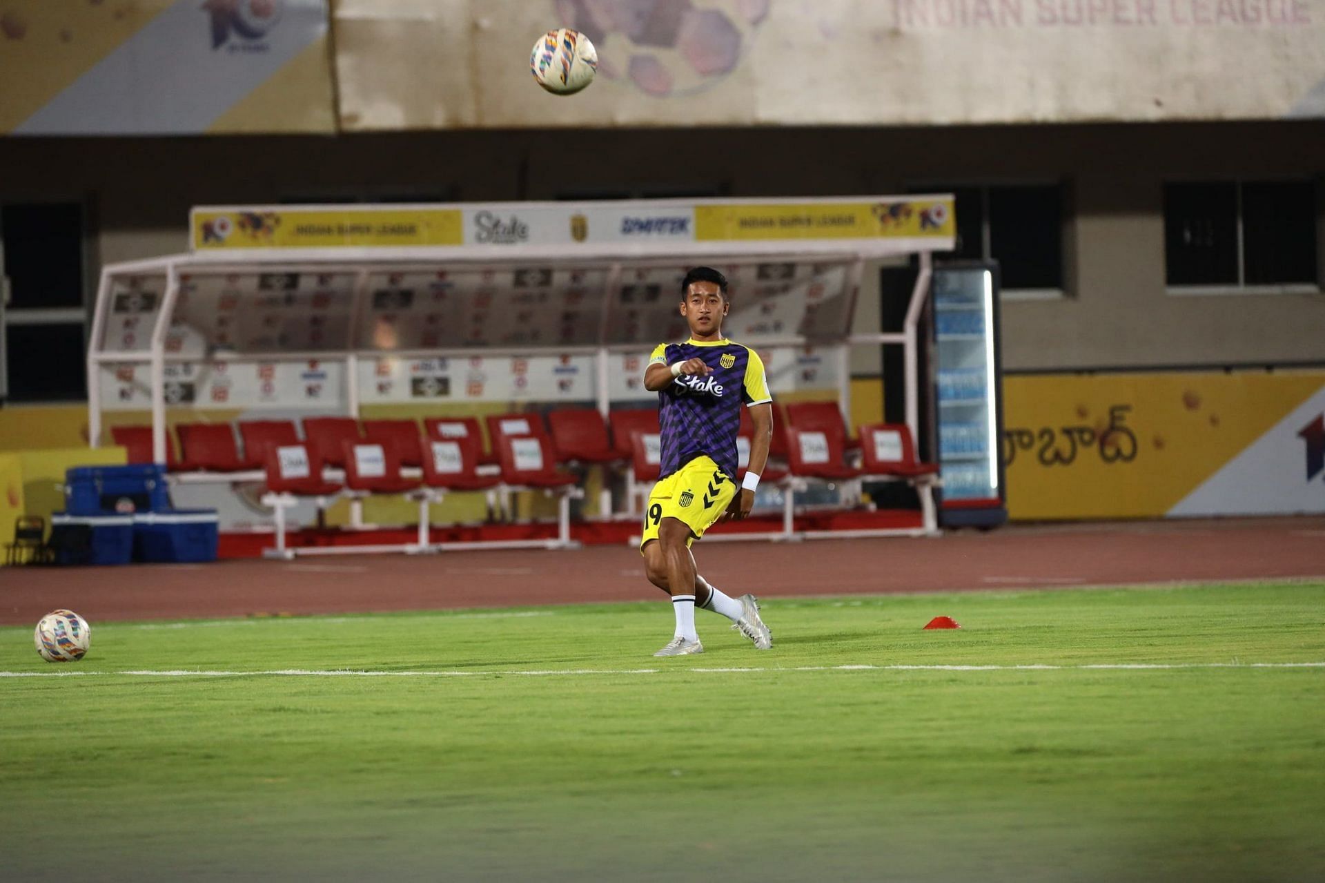 Makan Chothe warming up for Hyderabad FC. [Hyd FC]