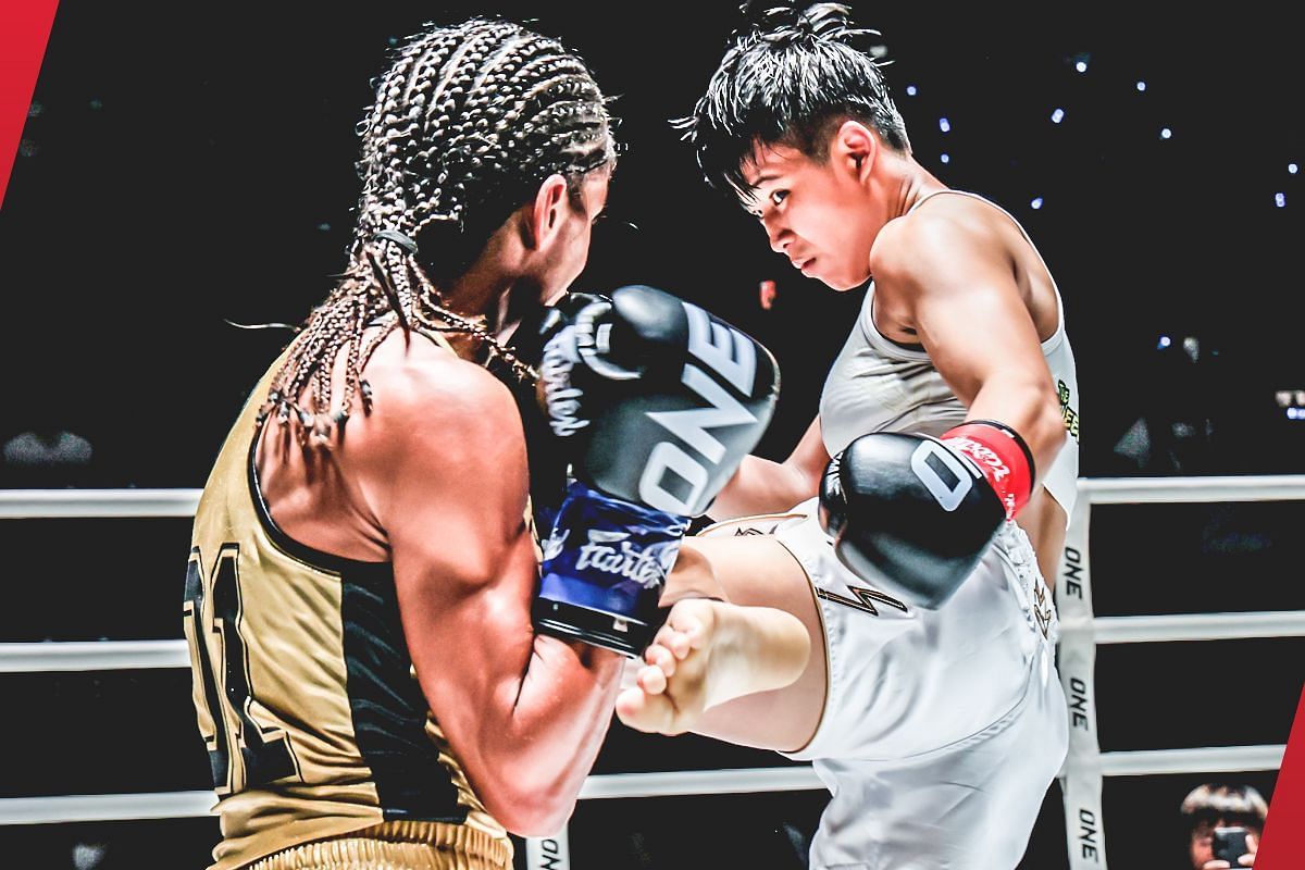 Phetjeeja versus Anissa Meksen [Photo via: ONE Championship]