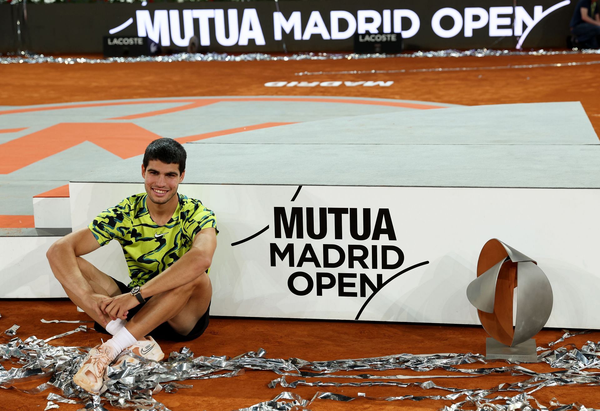 Carlos Alcaraz celebrating his 2023 Madrid Open title win