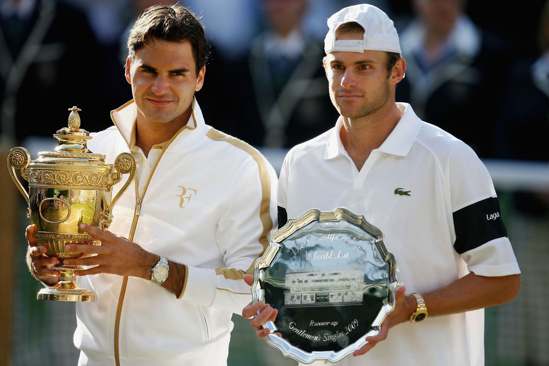 Andy Roddick (right) and Roger Federer at the Wimbledon finals in 2009