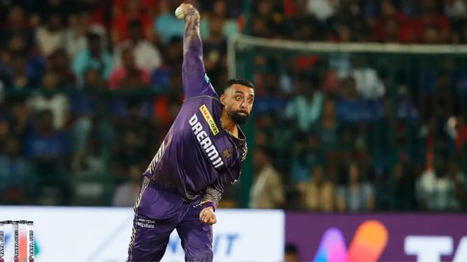 5 best bowling performances in DC vs KKR matches in IPL history ft. Varun Chakravarthy