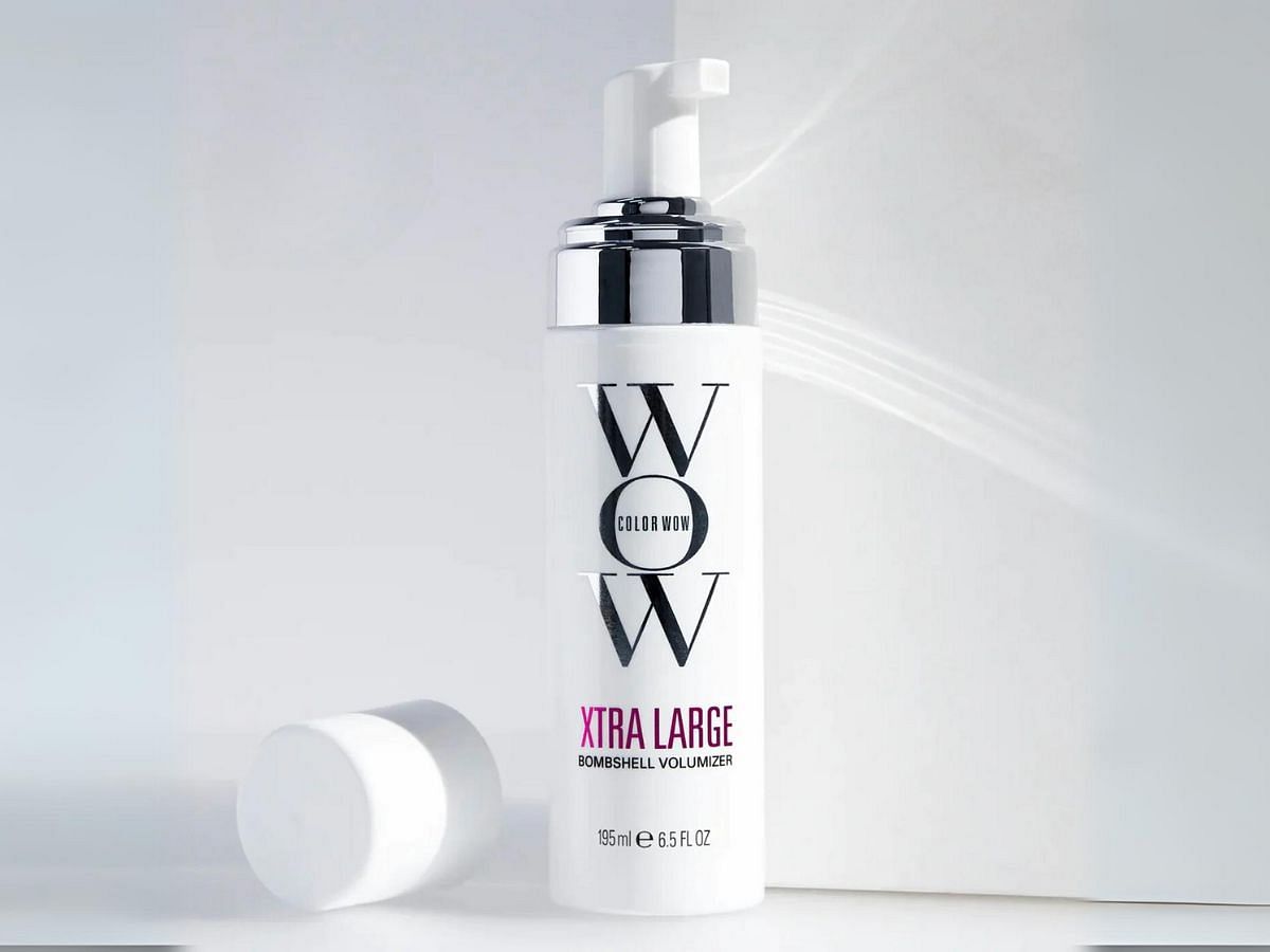 Color Wow Xtra large bombshell volumizer (Image via Color Wow)