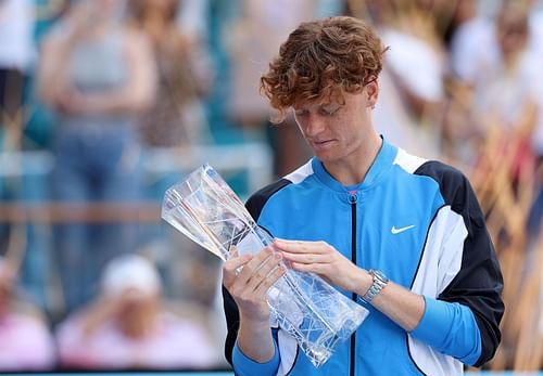 Jannik Sinner holding the 2024 Miami Open trophy