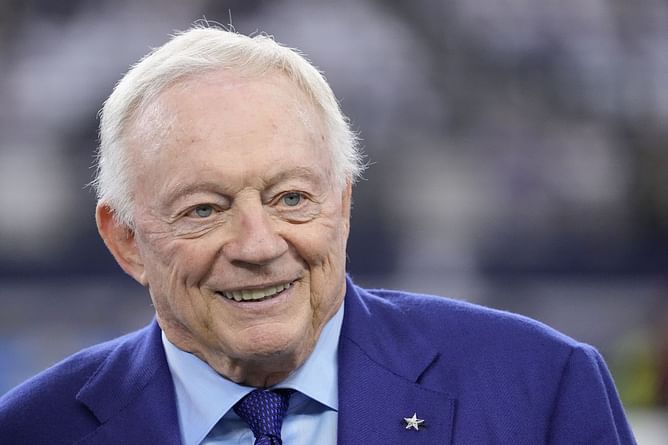 "This is what Jerry Jones meant by 'all-in'" - College hoops fans react to Cowboys owner reportedly offering commits double money to play for Arkansas