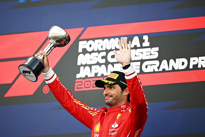 Carlos Sainz is sending “facts”, not “little messages” to Ferrari teammate Charles Leclerc anymore, claims Spanish F1 journalist