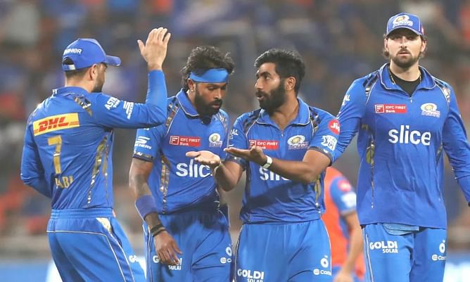 IPL 2024: मुंबई इंडियंस के दो प्रमुख सदस्यों पर लिया गया कड़ा एक्शन, बीसीसीआई ने लगाया बड़ा जुर्माना