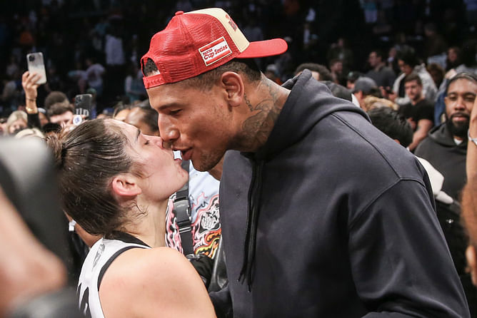 What are Kelsey Plum & Darren Waller's contract details? Comparing earnings amassed by celebrity couple after their recent split