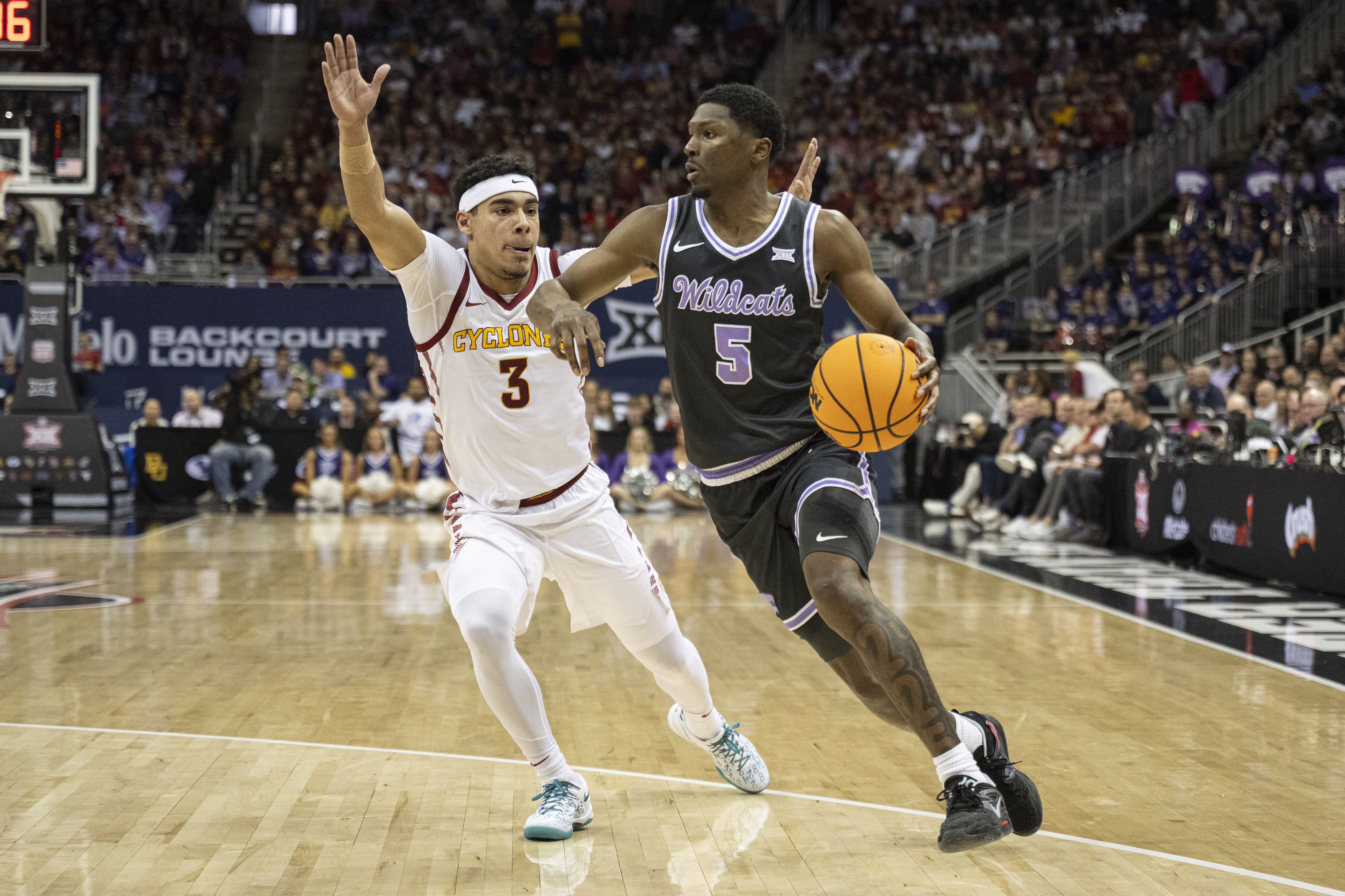 Cam Carter finished with 14.6 ppg, 5.0 rpg, 2.6 apg and 1.4 spg this past season for the Kansas State Wildcats.