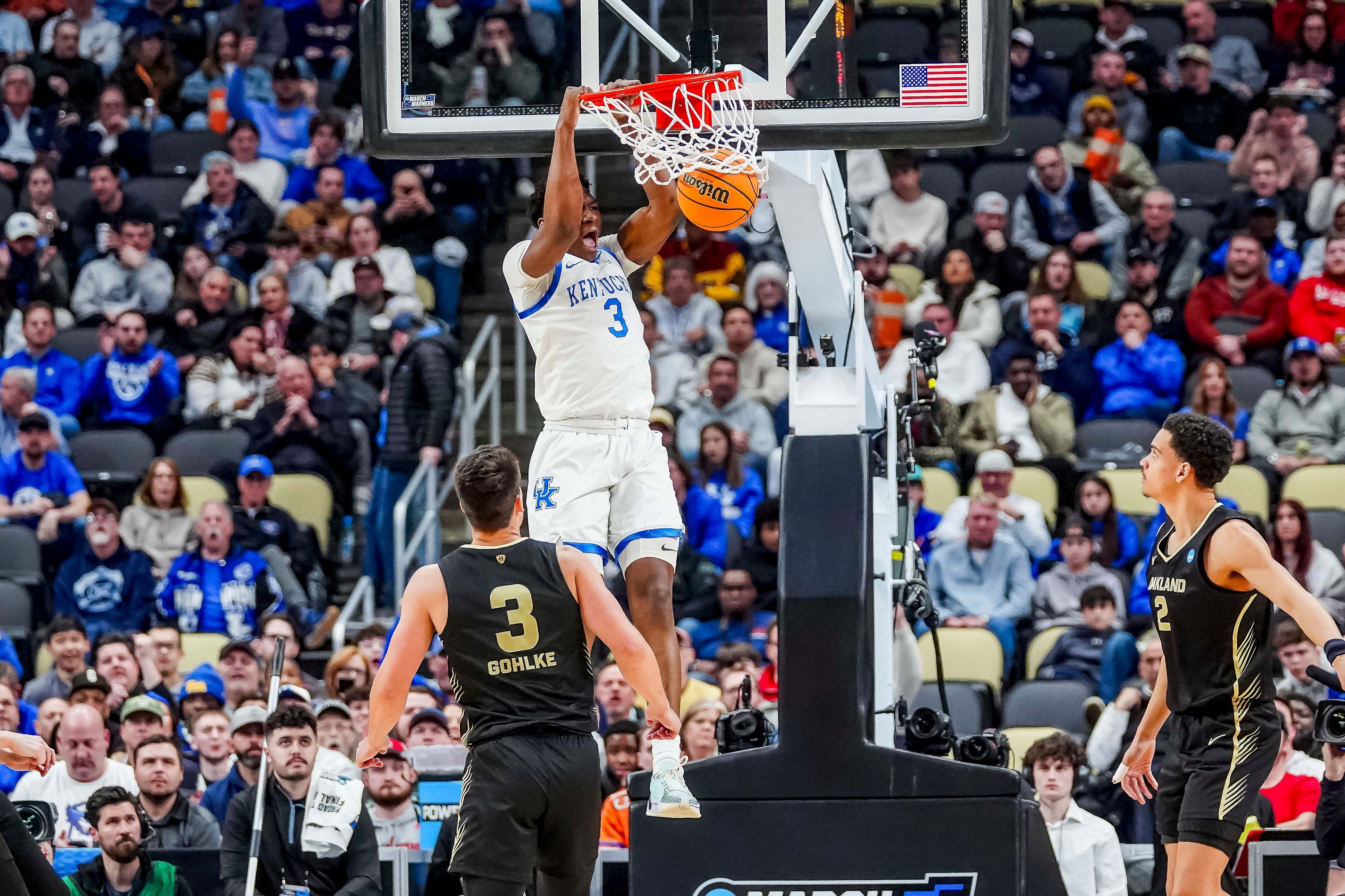 Adou Thiero started in 19 games last season for the Wildcats. He averaged 7.2 ppg, 5.0 rpg 1.1 apg, 1.1 bpg and 0.7 apg.