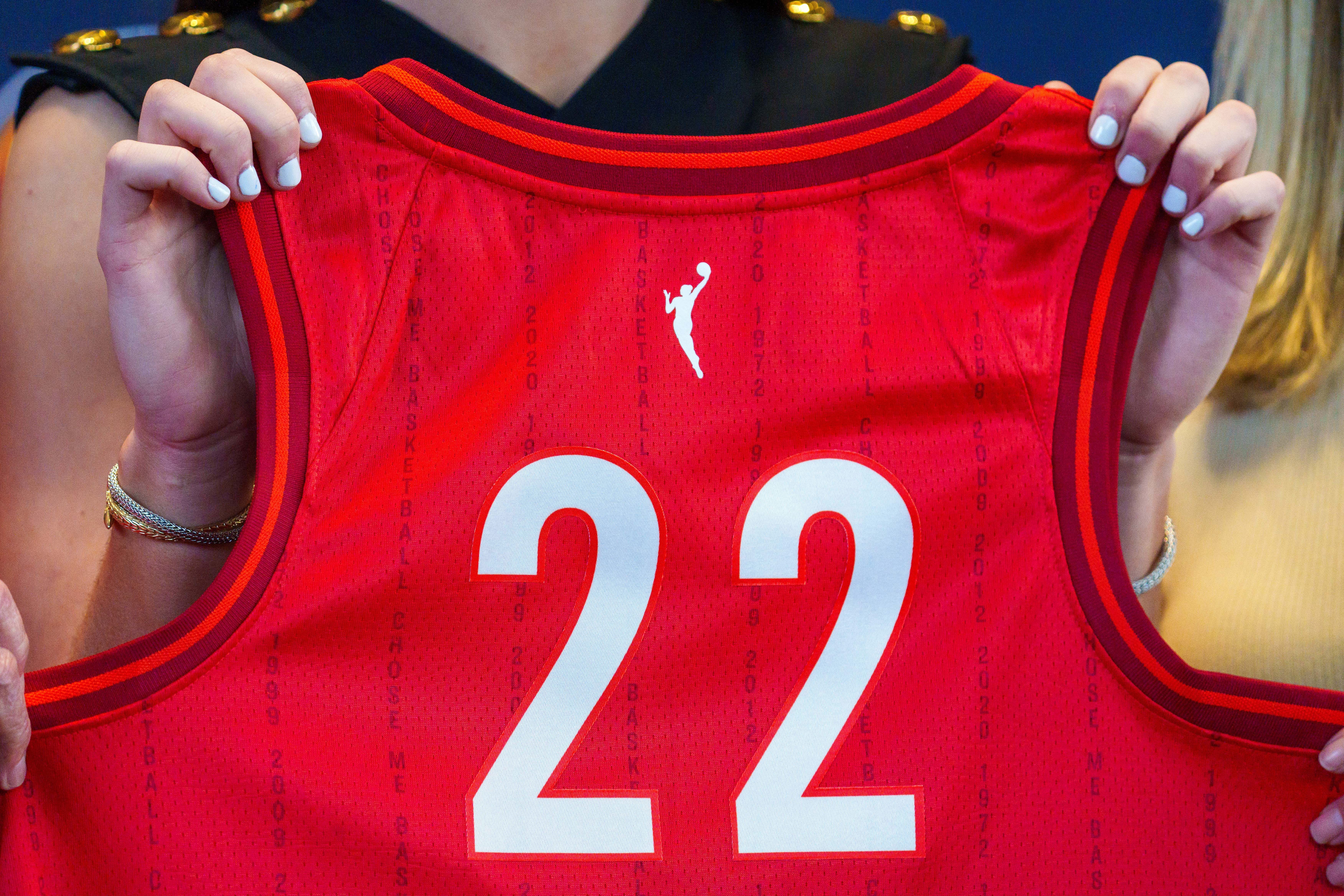 Caitlin Clark will wear No. 22 for Indiana Fever