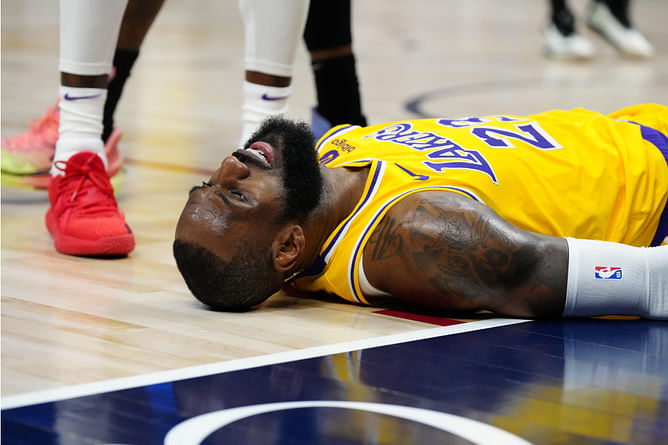 "It was right in front of you": Alleged leaked audio shows LeBron James getting into ref's face over missed and-1 call