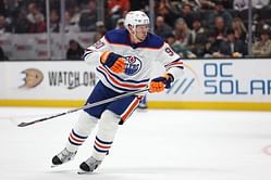 Corey Perry yells at Evander Kane following errant sequence for Oilers vs Flames: Reports