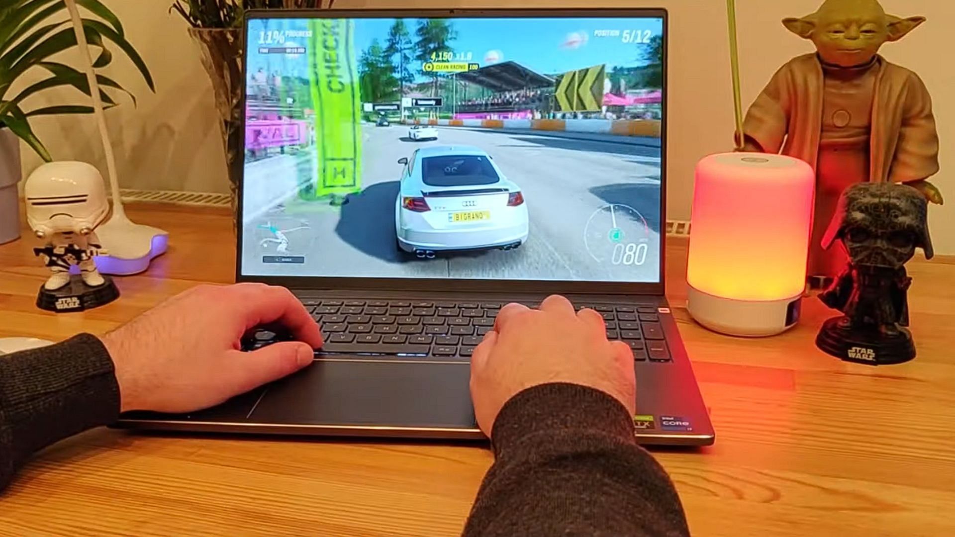 Dell Inspiron laptops are capable of gaming (Image via YouTube/@The Big Rano)