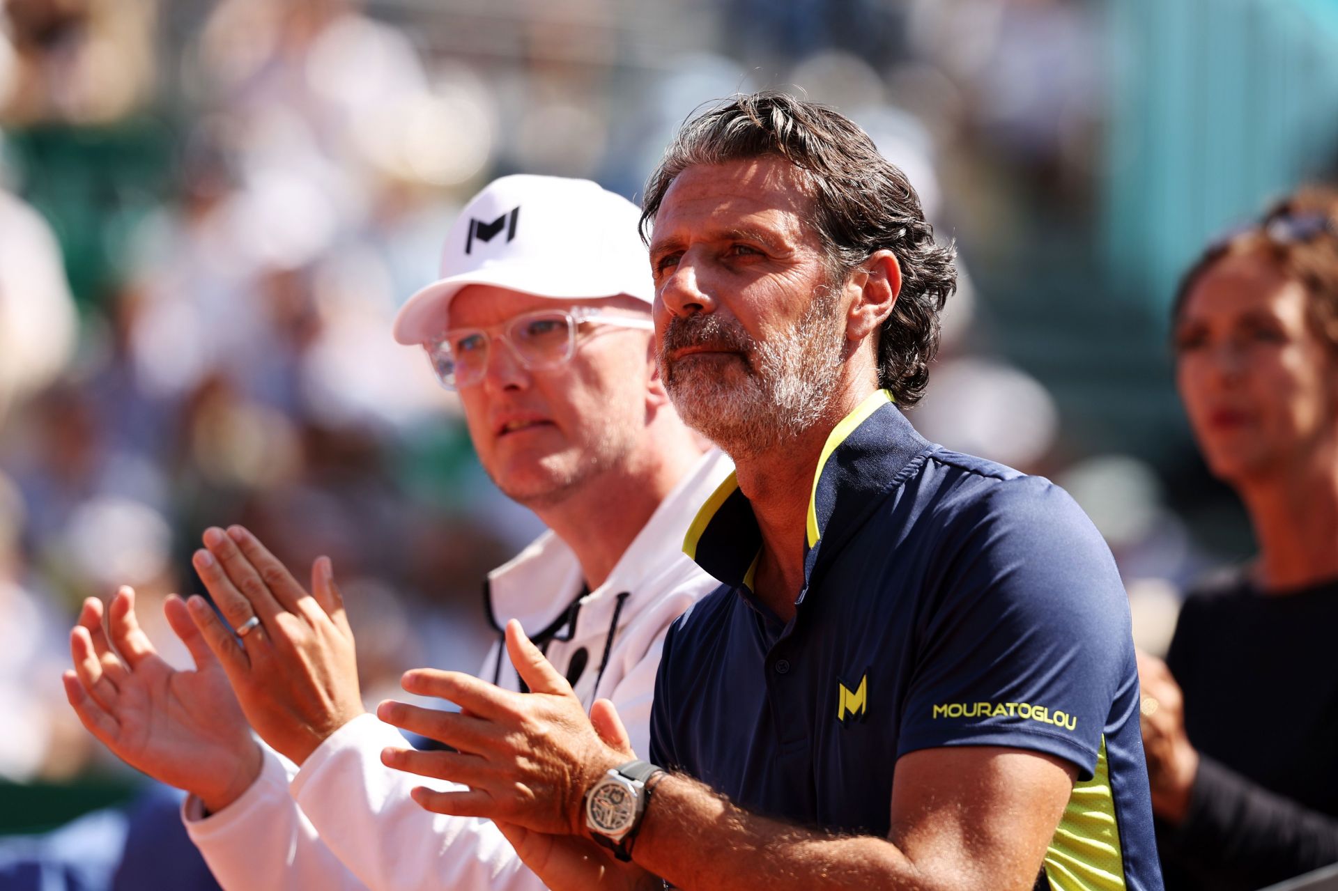 Patrick Mouratoglou cheers for Holger Rune during his Monte-Carlo QF encounter