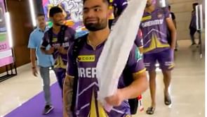[Watch] "Haan, bat mil gaya" - Rinku Singh finally gets another bat from Virat Kohli after breaking the previous one
