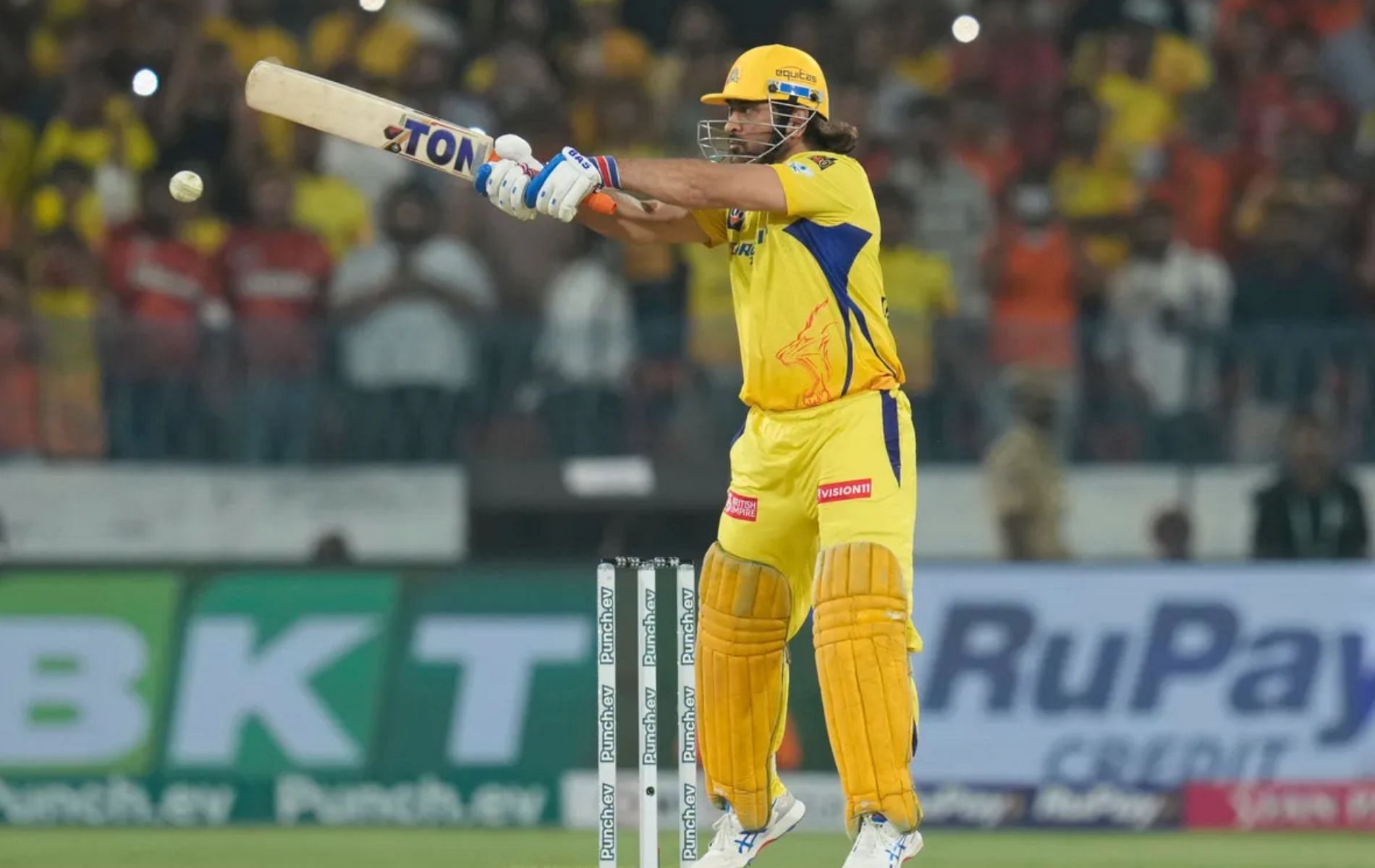 MS Dhoni in action during SRH vs CSK match. 
