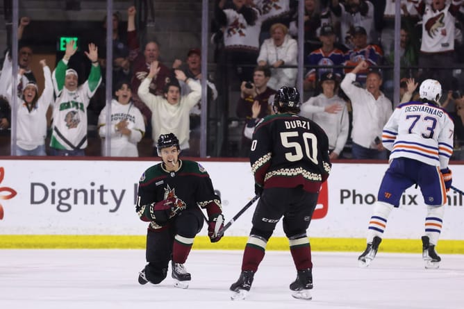 Coyotes equipment manager Stan Wilson with over 2,500 NHL games under his belt receives heartwarming goodbye from players
