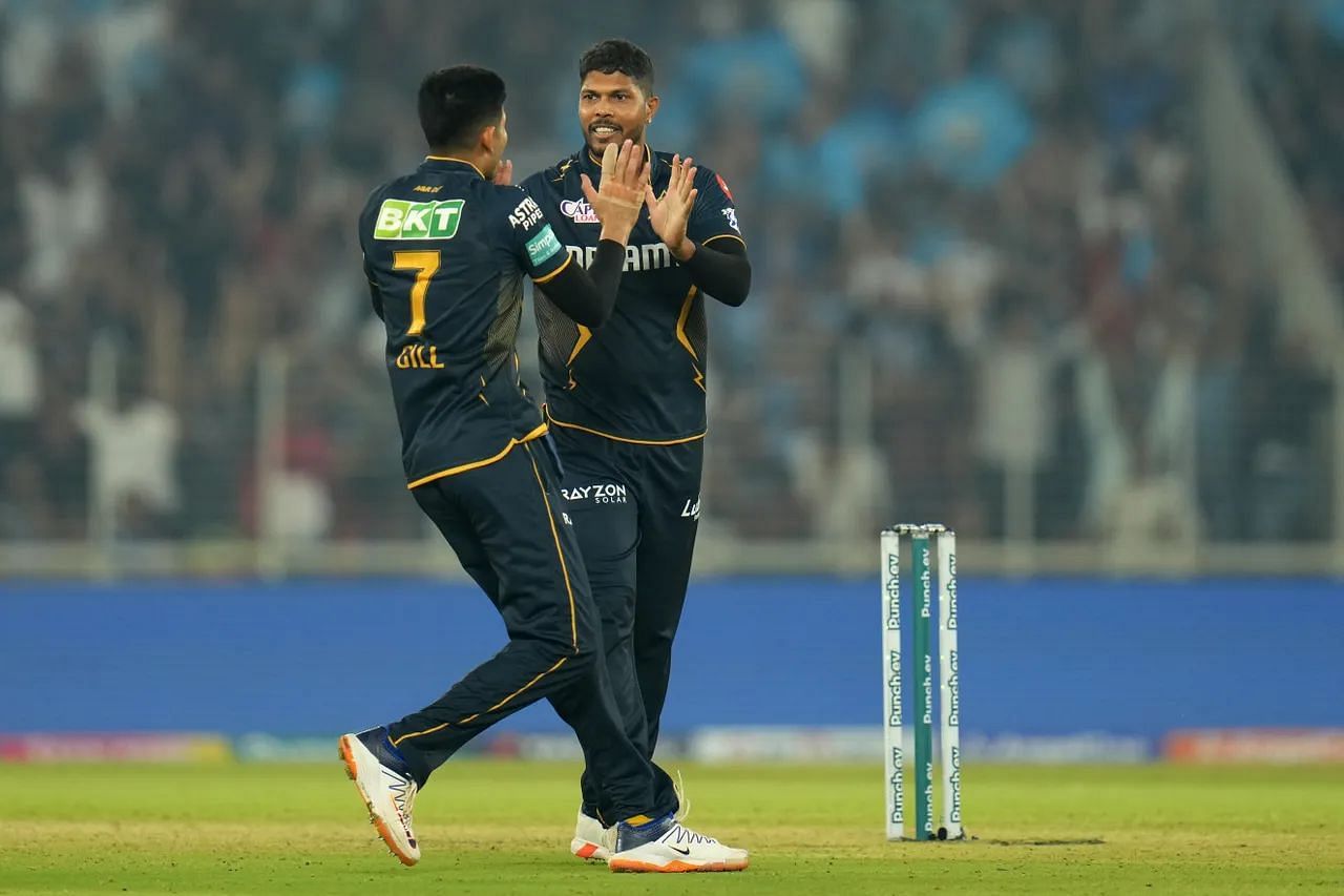 Umesh Yadav and Gill celebrating a wicket (Credits: IPL)