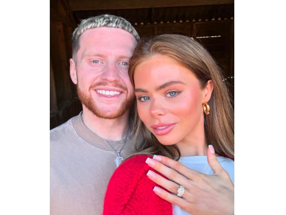 Behzinga and Faith Kelly sharing a selfie after their engagement (Image via Instagram/Faith Kelly)