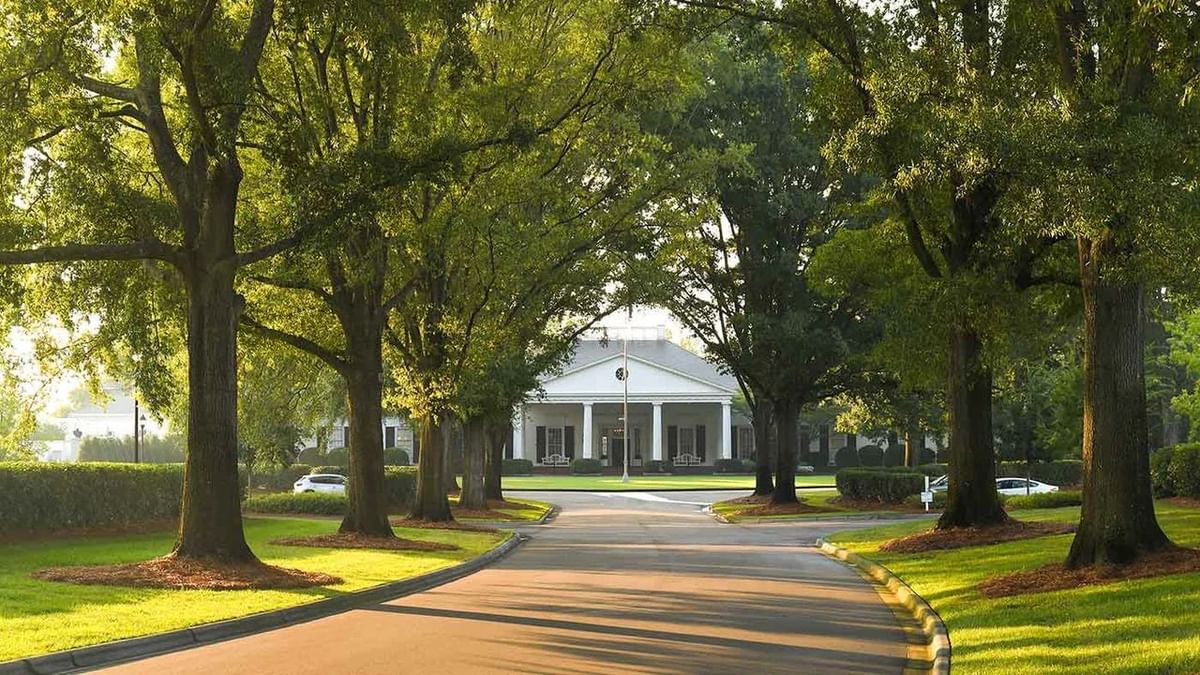 How much does it cost to be a member of Quail Hollow Charlotte?