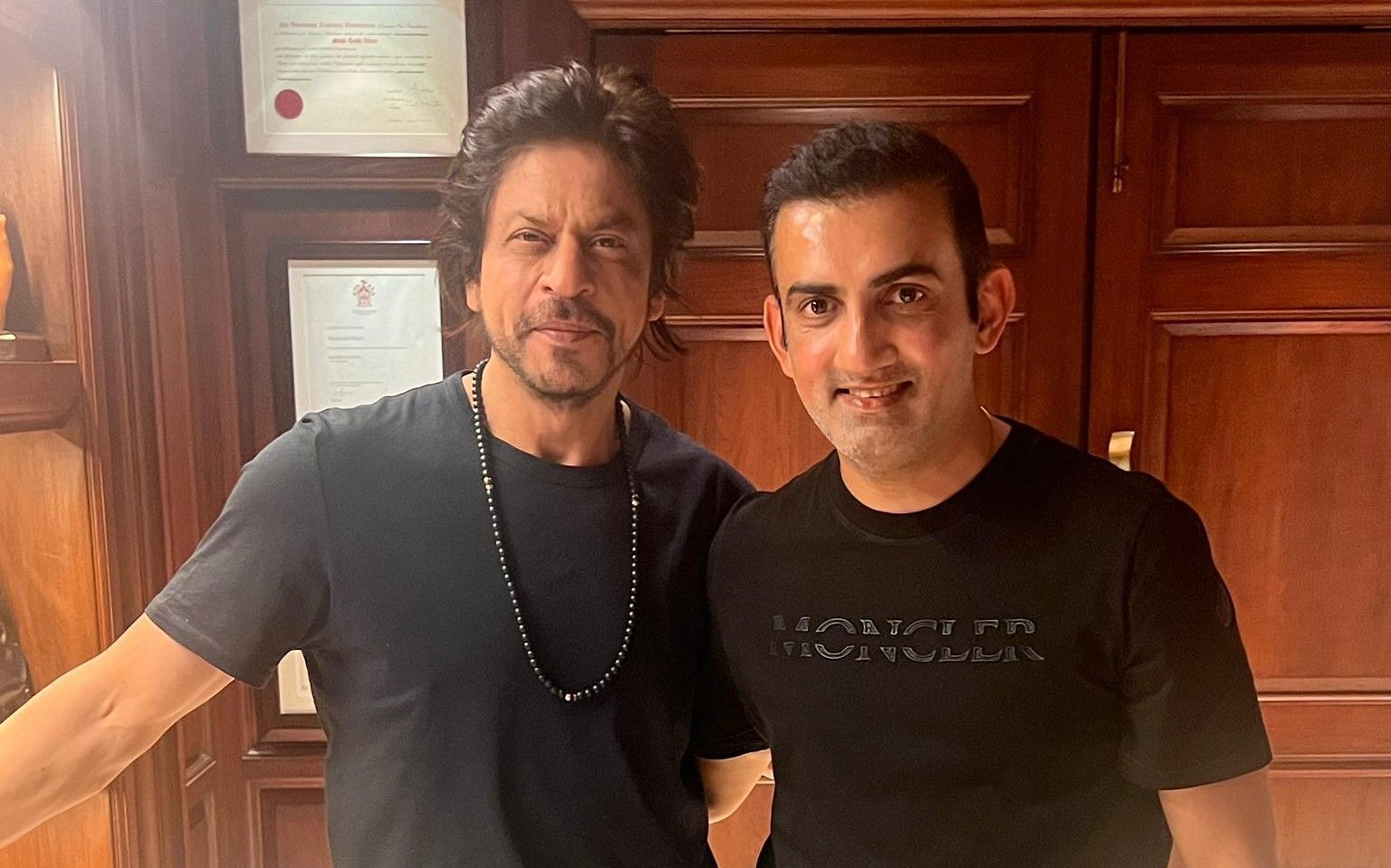 Shah Rukh Khan and Gautam Gambhir. (Credits: Twitter)