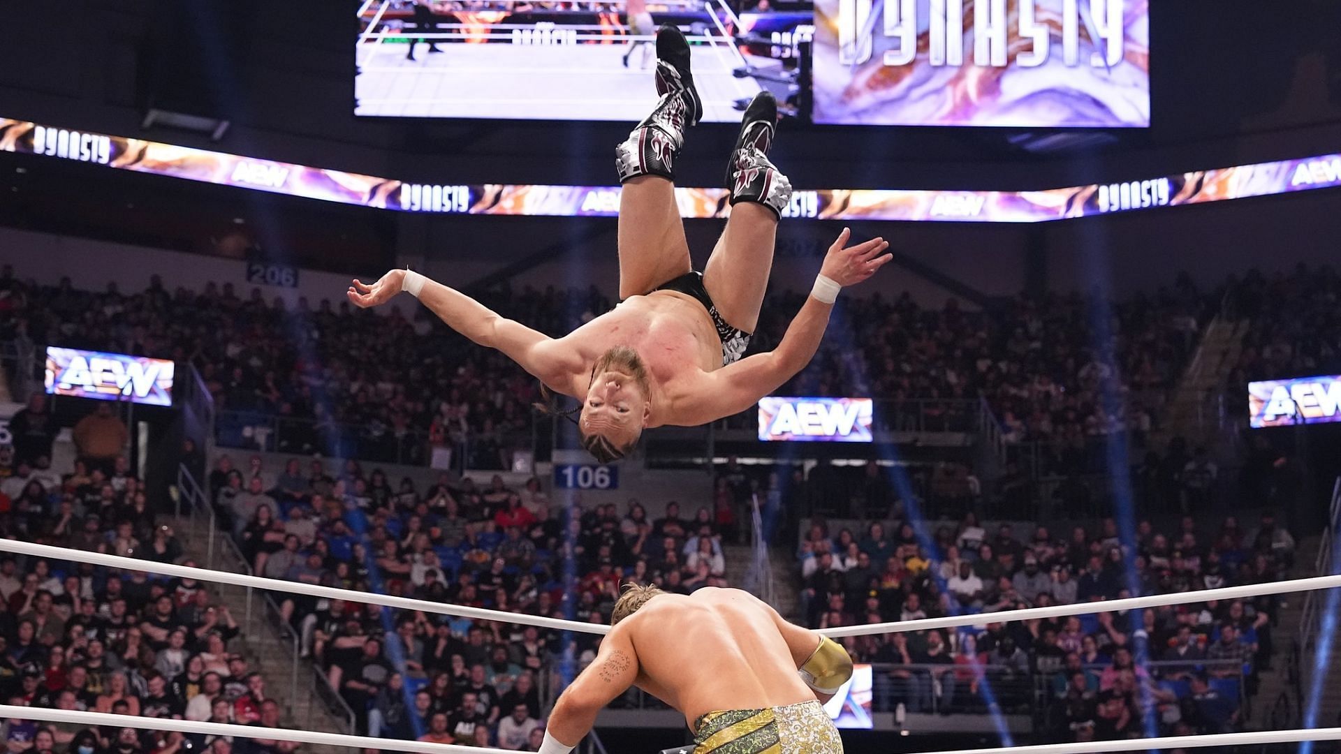 Bryan Danielson leaps over Will Ospreay at AEW Dynasty