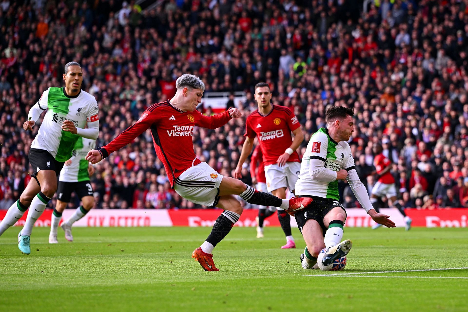 Manchester United v Liverpool - Emirates FA Cup Quarter Final