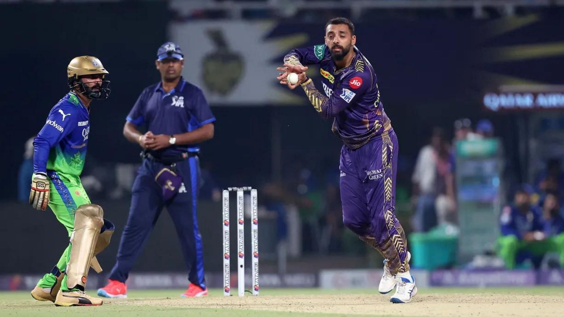 Varun Chakravarthy in action (credits:ipl)