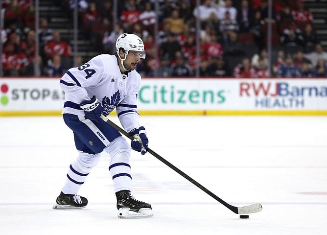 "Only six more than McDavid last season" - NHL analyst believes Auston Matthews' 70-goal season not worthy of Hart