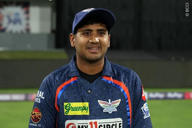 IPL 2024: Predicting 3 players who could pick up the most wickets in today's LSG vs DC match